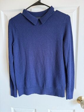 Banana Republic Super Soft  Men's Navy Pointed-Collar Crewneck Sweater